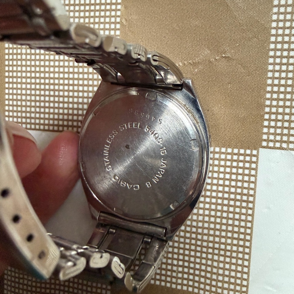 1980s Casio Metallic Silver Digital Timepiece 54QS-15 - Picture 3 of 4
